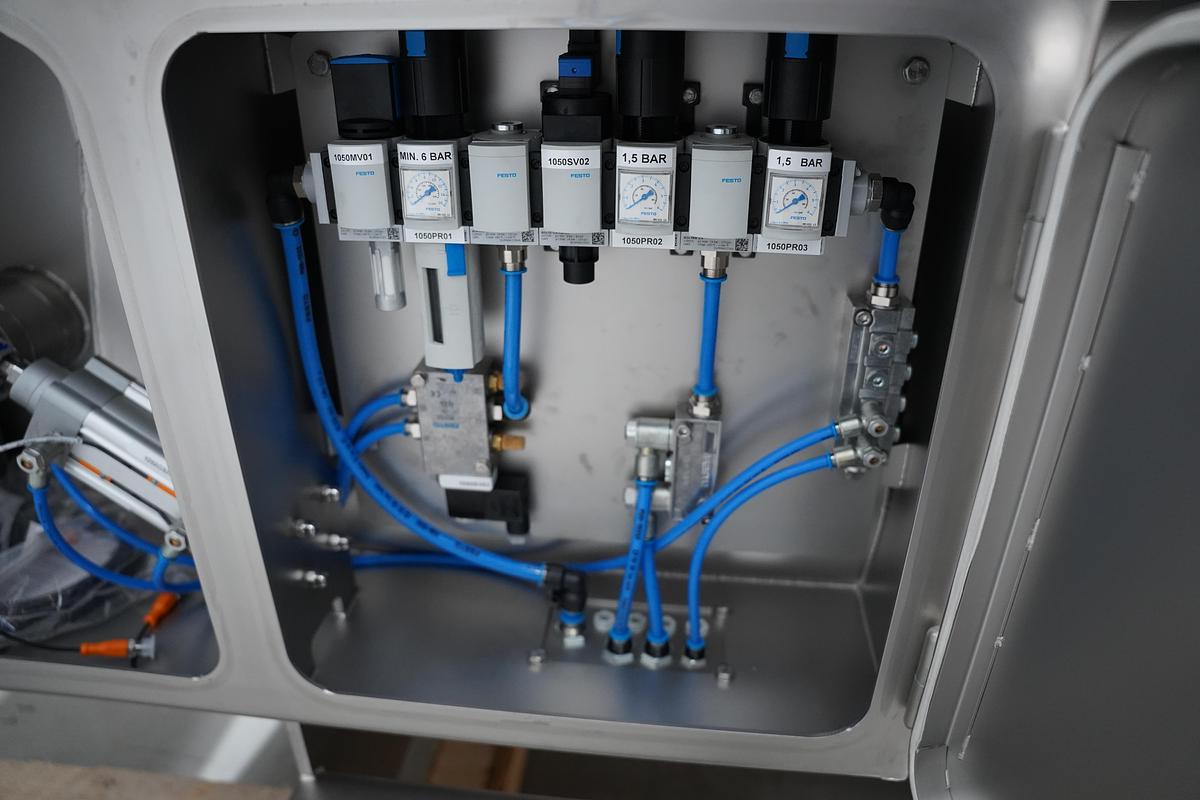 2020 Dinnissen Batch Menger, type 304-30-2x3