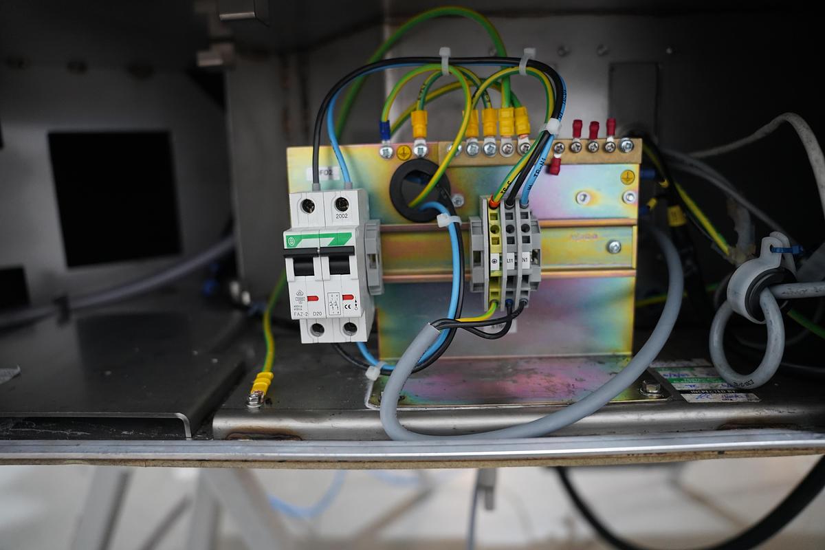 Gebruikt 2003 Ishida Multihead weger, CCW-M-214W-S/70-WP