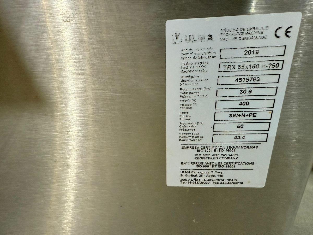 Gebruikt 2019 Ulma Flow pack wrapping machine met krimptunnel, type PV-550
