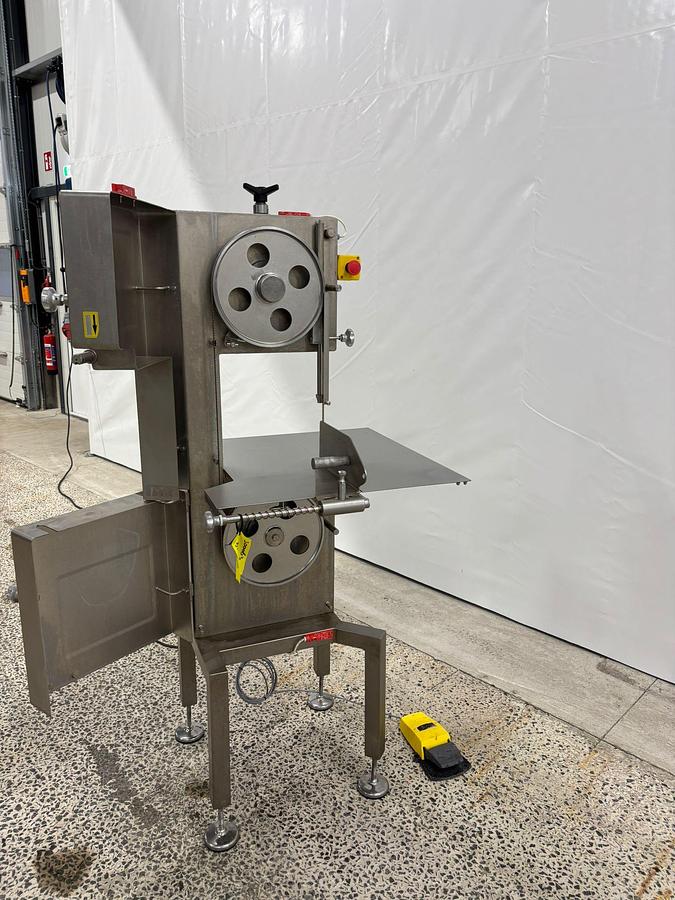 Gebruikt 2004 Omega Zaag