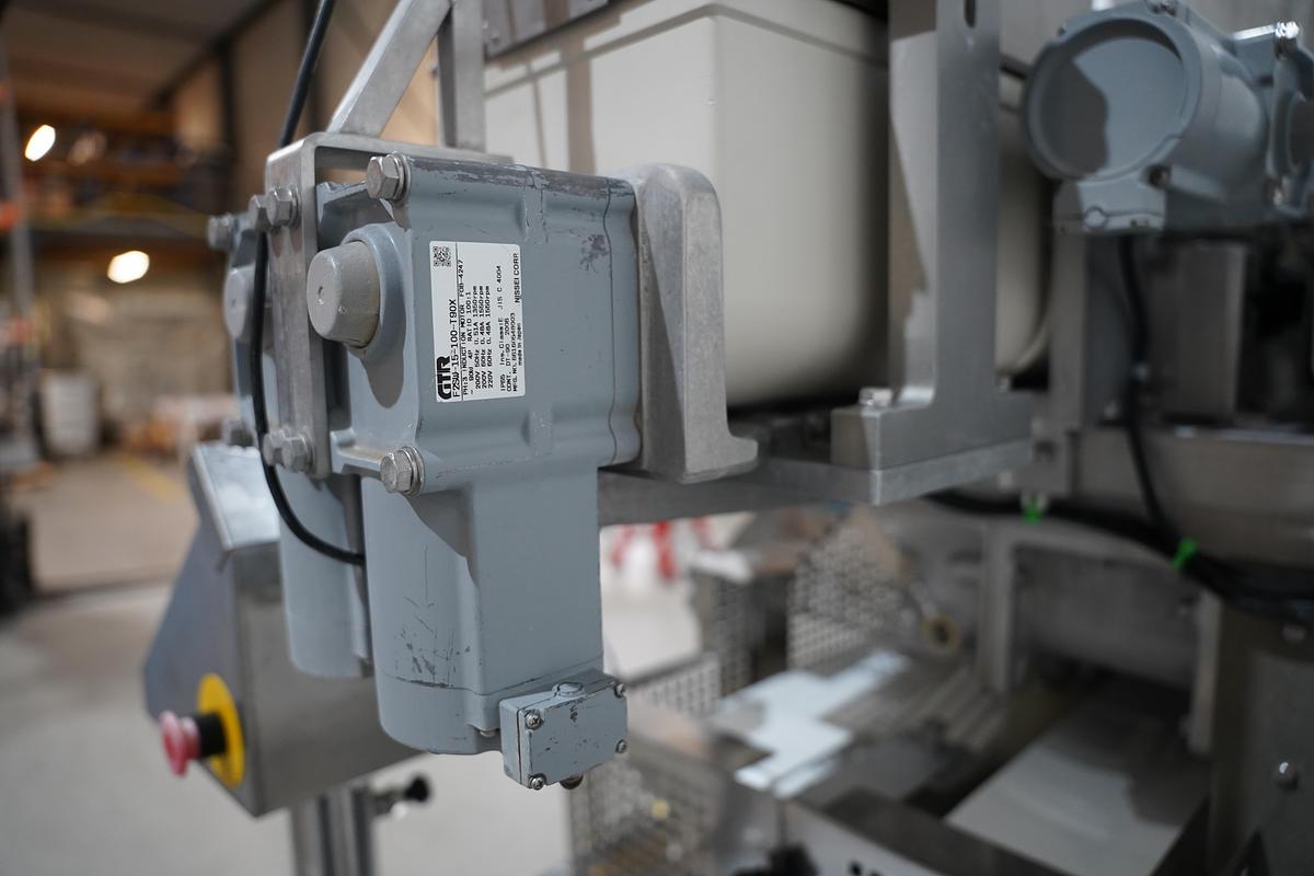 Gebruikt 2006 Rheon vormmachine met bebloeming