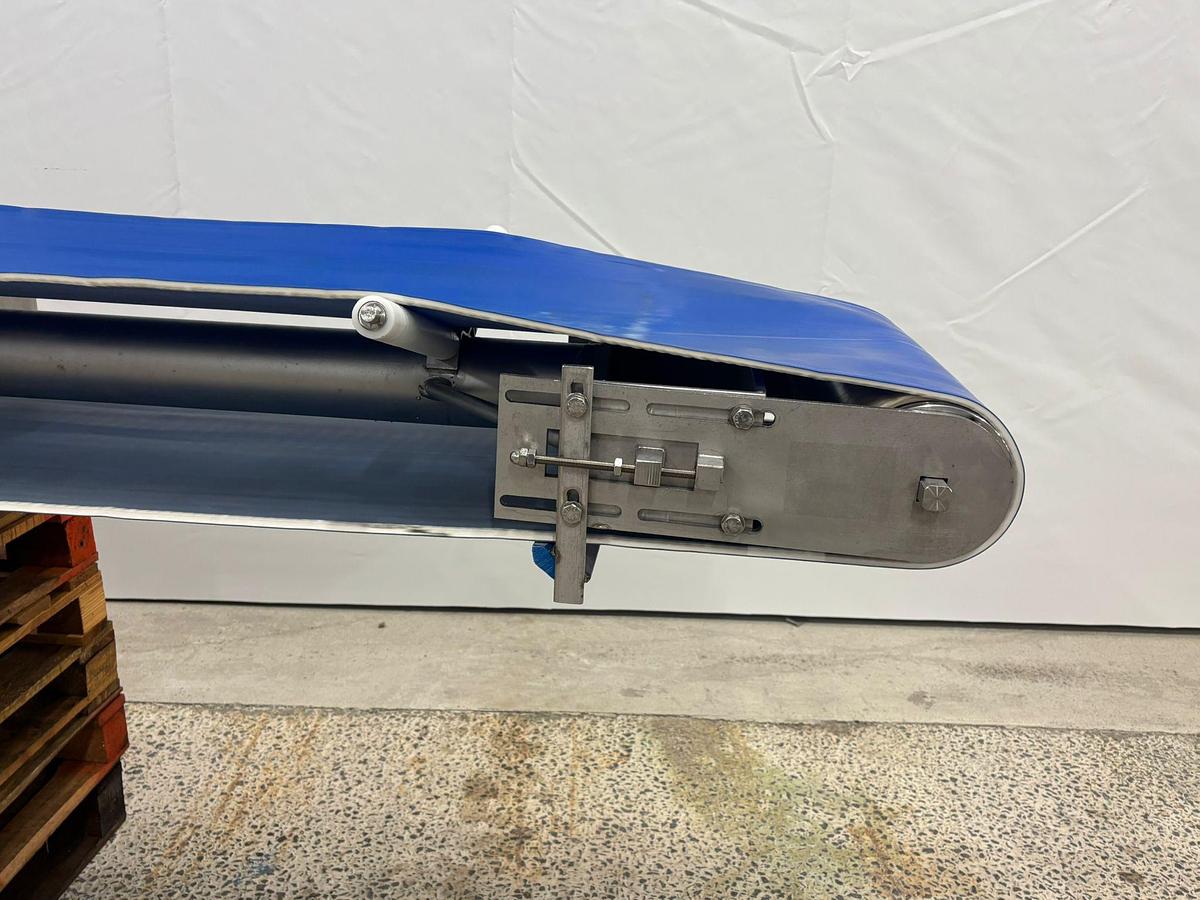 Gebruikt 2002 Inpak Bravi Transportband, Trogvorm