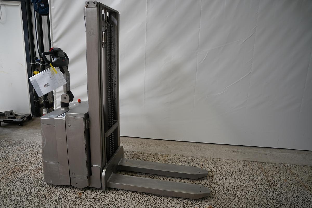 Gebruikt 2011 BT RVS elektrische stapelaar