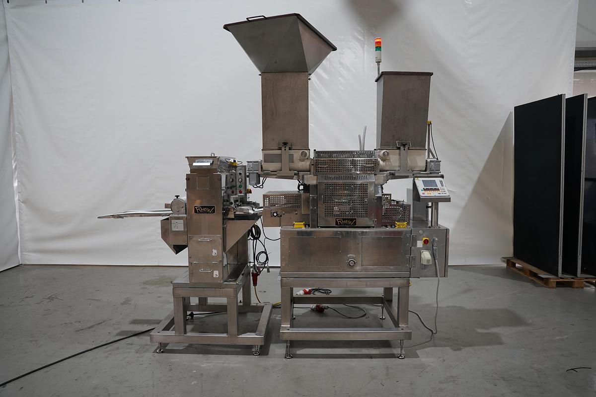 Gebruikt 2006 Rheon vormmachine met bebloeming