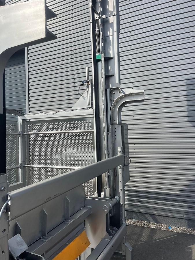 Gebruikt Bolt Dolaf lift/ Normwagen lift