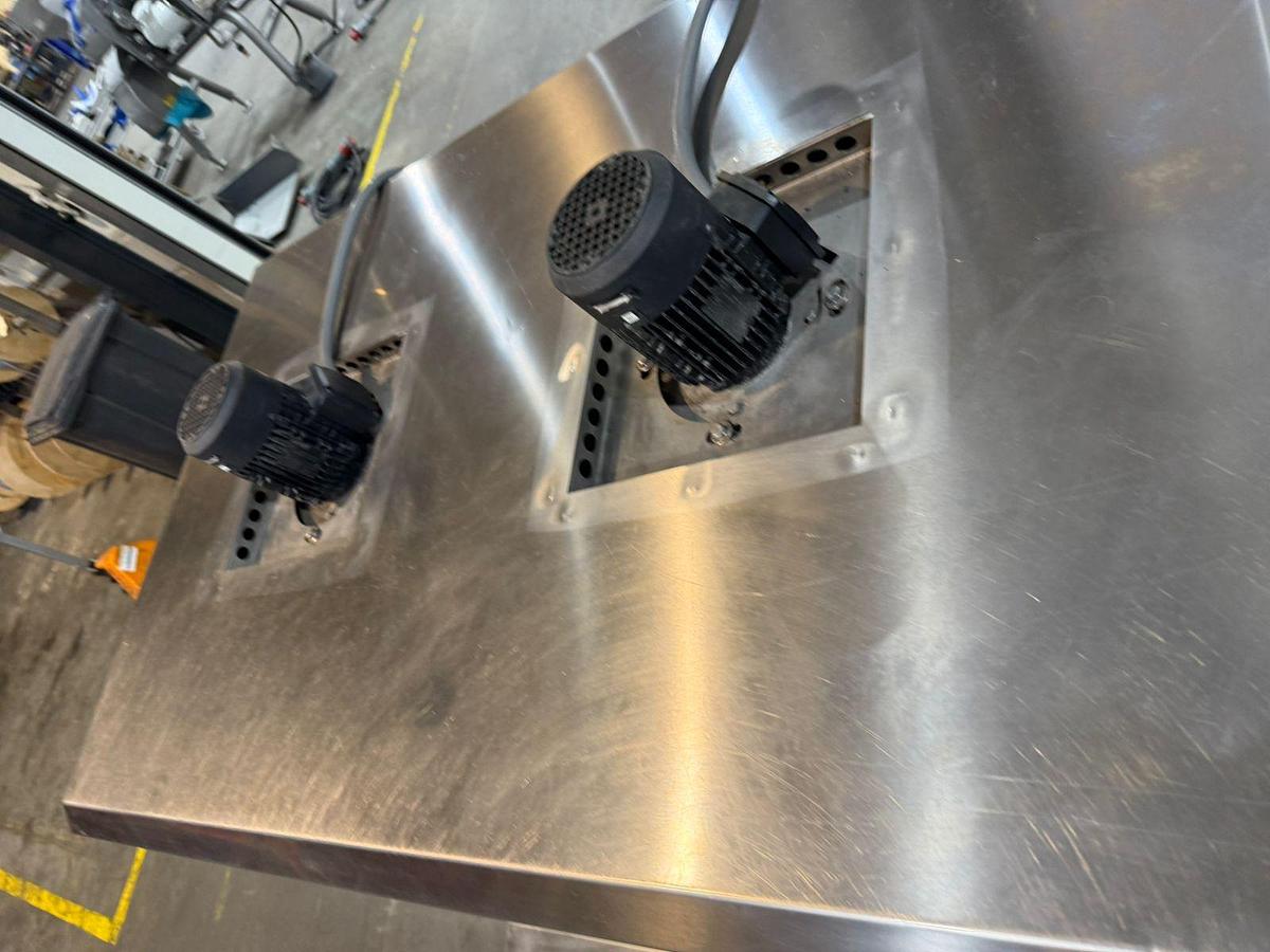 Gebruikt 2019 Ulma Flow pack wrapping machine met krimptunnel, type PV-550