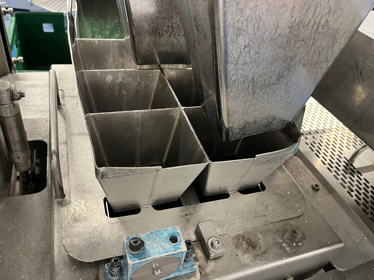 Gebruikt 2008 Multivac Dieptrekverpakkingsmachine R245