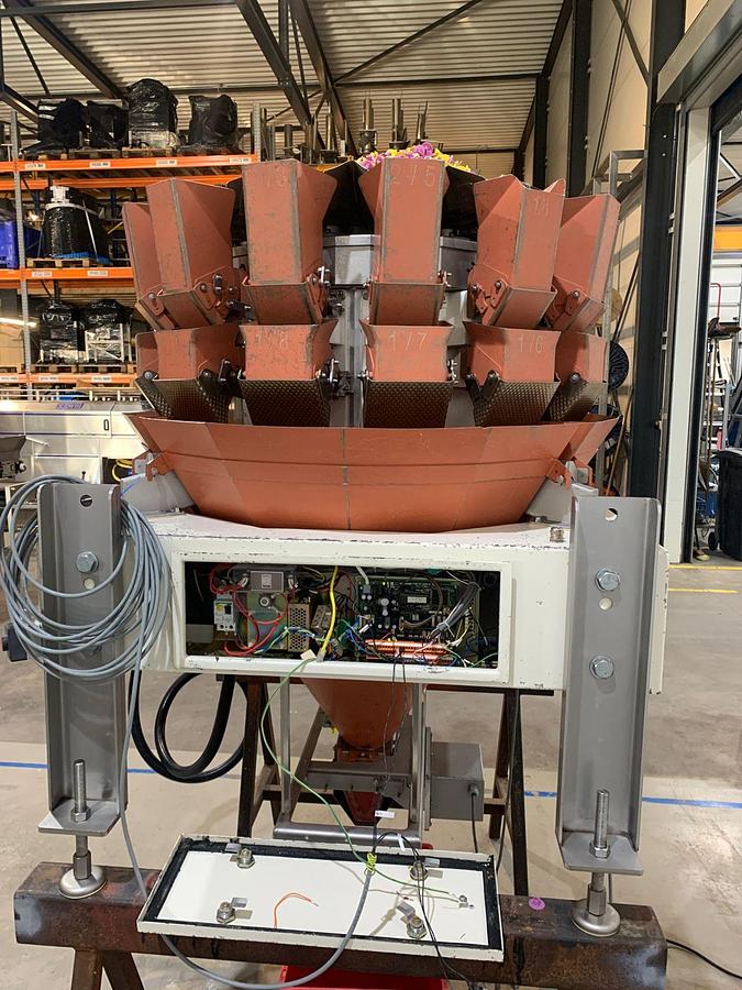 Gebruikt 2000 Yamato Dataweigh Multihead weger, ADW-414SD