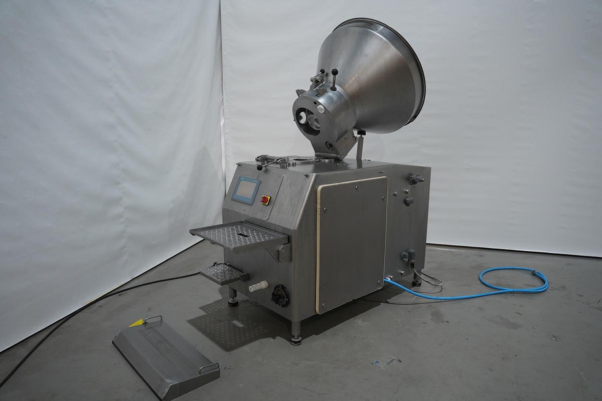 Gebruikt 2000 Karl Schnell Vacuümvulmachine,Type 576-SE