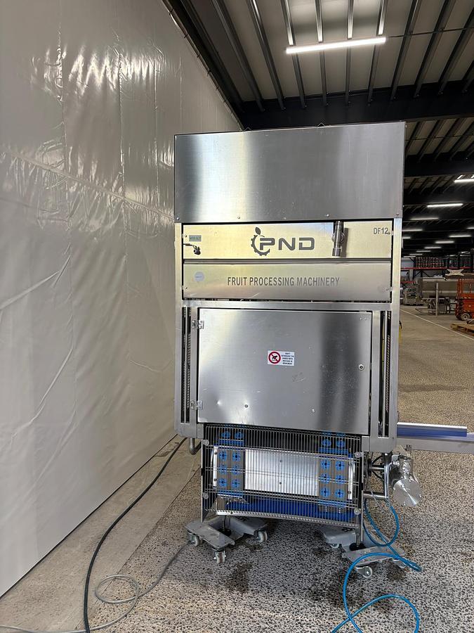 Gebruikt 2022 PND  Aardbeiensnijder type, De-clayx machine