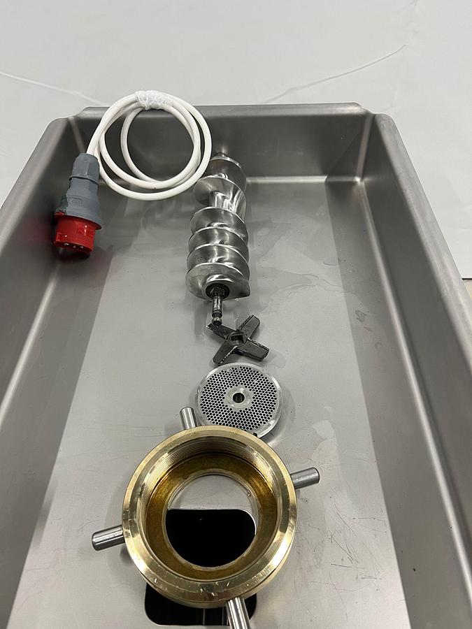 Gebruikt 2025 Kolbe Gehaktmolen/ vleesmolen, SW100