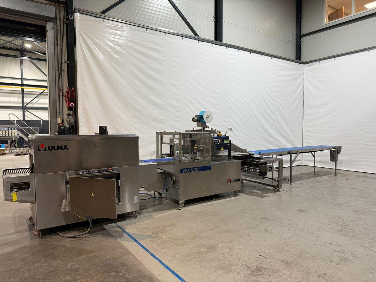 Gebruikt 2019 Ulma Flow pack wrapping machine met krimptunnel, type PV-550