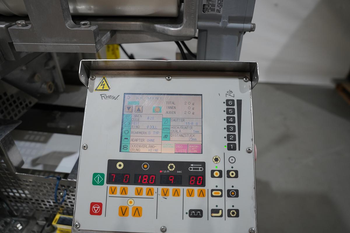 Gebruikt 2006 Rheon vormmachine met bebloeming