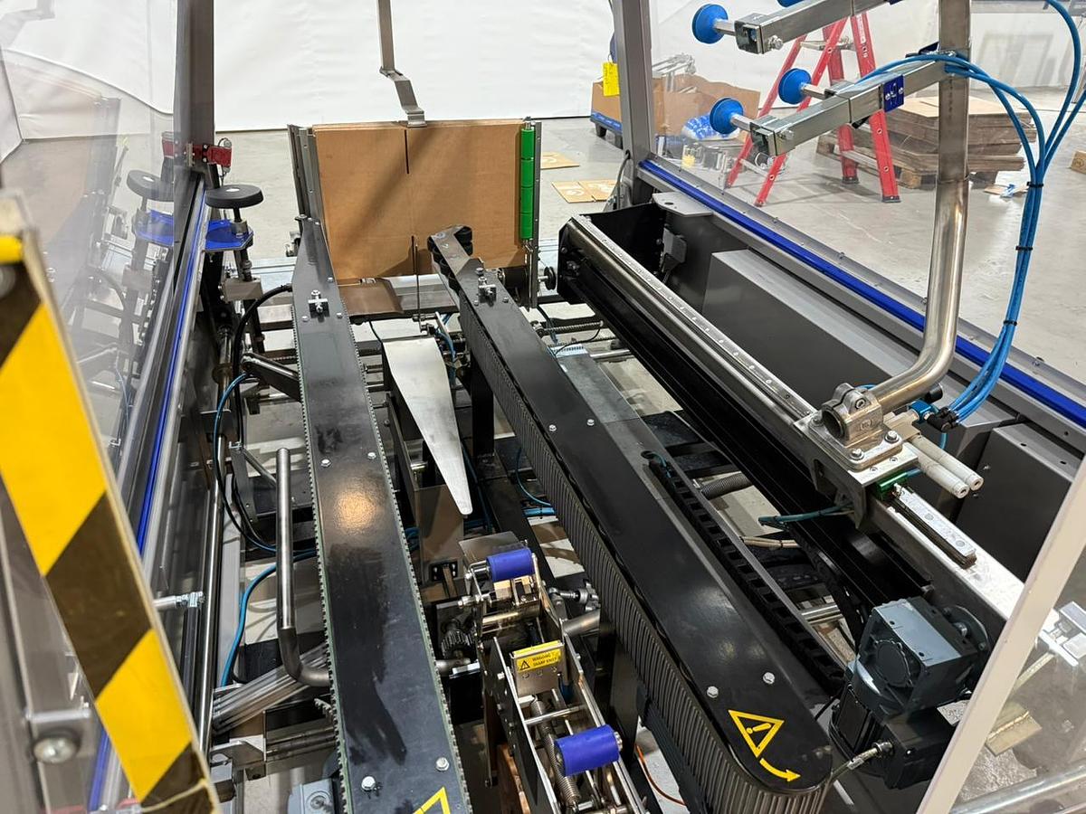 Gebruikt 2009 OK Packaging Systems B.V. Superformer-1 dozenmachine met tape