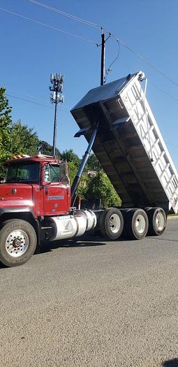 Used 1999 MACK RD688S