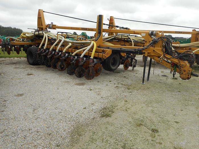 Used 2018 BAZOOKA FARMSTAR T242040CT-HD