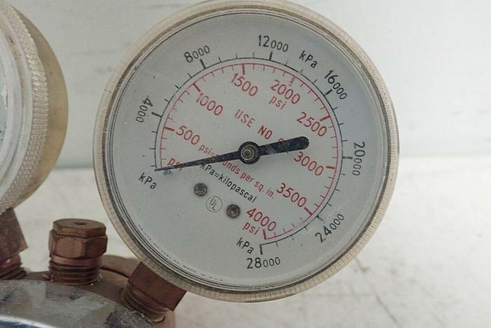Used Fisher Scientific Dual Gas Pressure Regulator