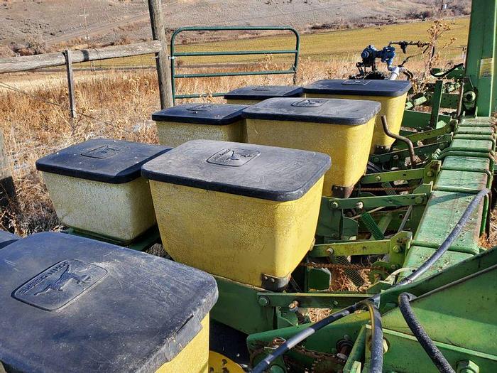 Used 6R30 John Deere 7100 Planter