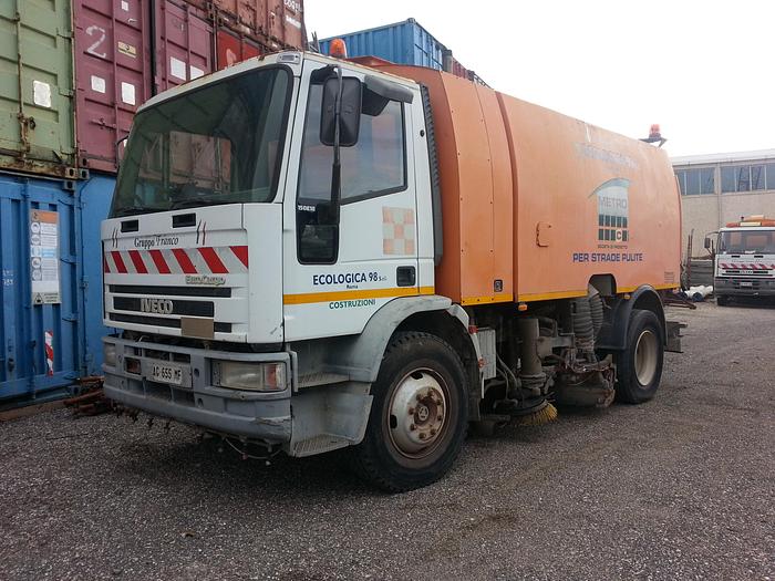 Usato N.2 autocarri spazzatrici, IVECO Eurocargo, allestiti dalla SMV per pulizia stradale