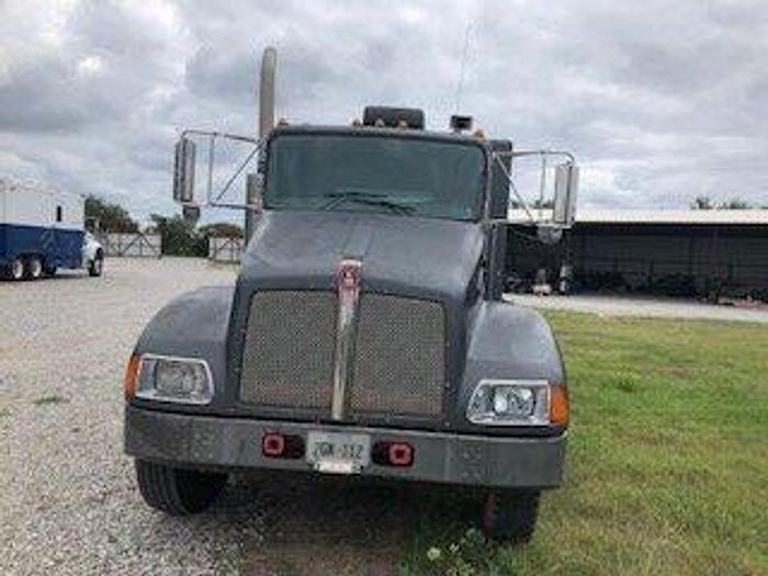 Used 2005 Kenworth Braidedline Slickline with Mast Trailer