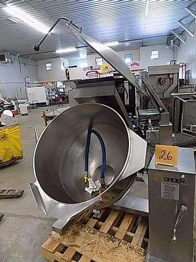 Used GROEN DHT-60, 60 GAL. TILTING NAT. GAS SELF CONTAINED STEAM KETTLE (#838).