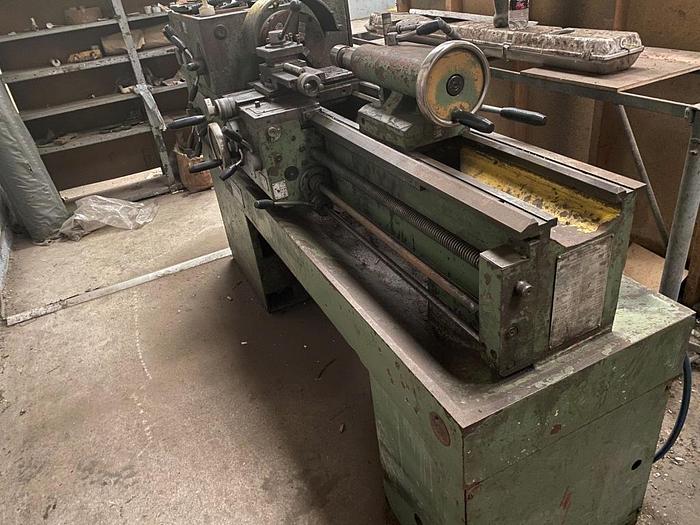 Used Famot TUM 25B Manual Centre Lathe