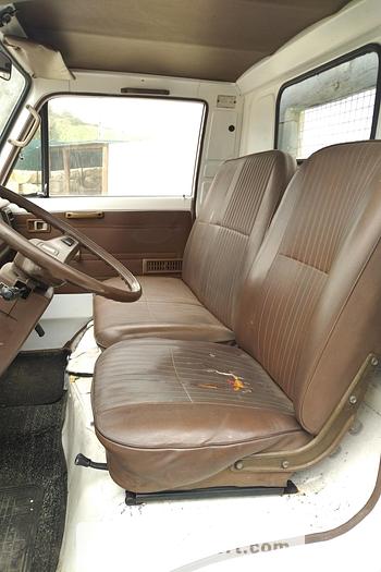 Used 1983 TOYOTA  Dyna BU30 300 6 tyres truck.