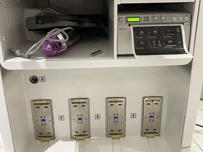 Gebraucht GE Voluson E8 Ultraschallgerät mit  2x neue Sonde + 1x gebrauchte sonde + Sony Drucker