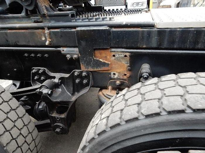 Used 14' Kybato AR-500 Quick Change Box with Kybato Quick Change 5th Wheel Plate & Aluminum headache rack