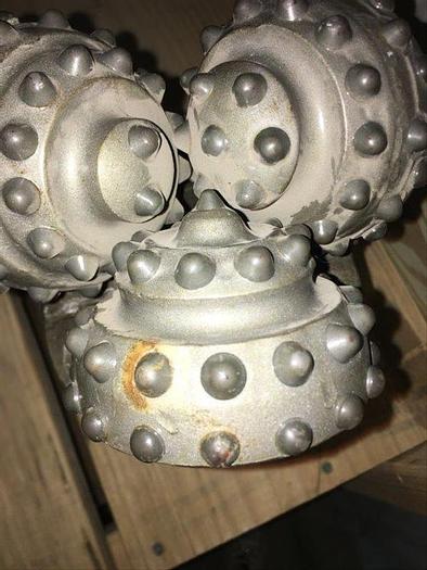 Used 5-7/8'' Tri-Cone Bit Sealed Bearing