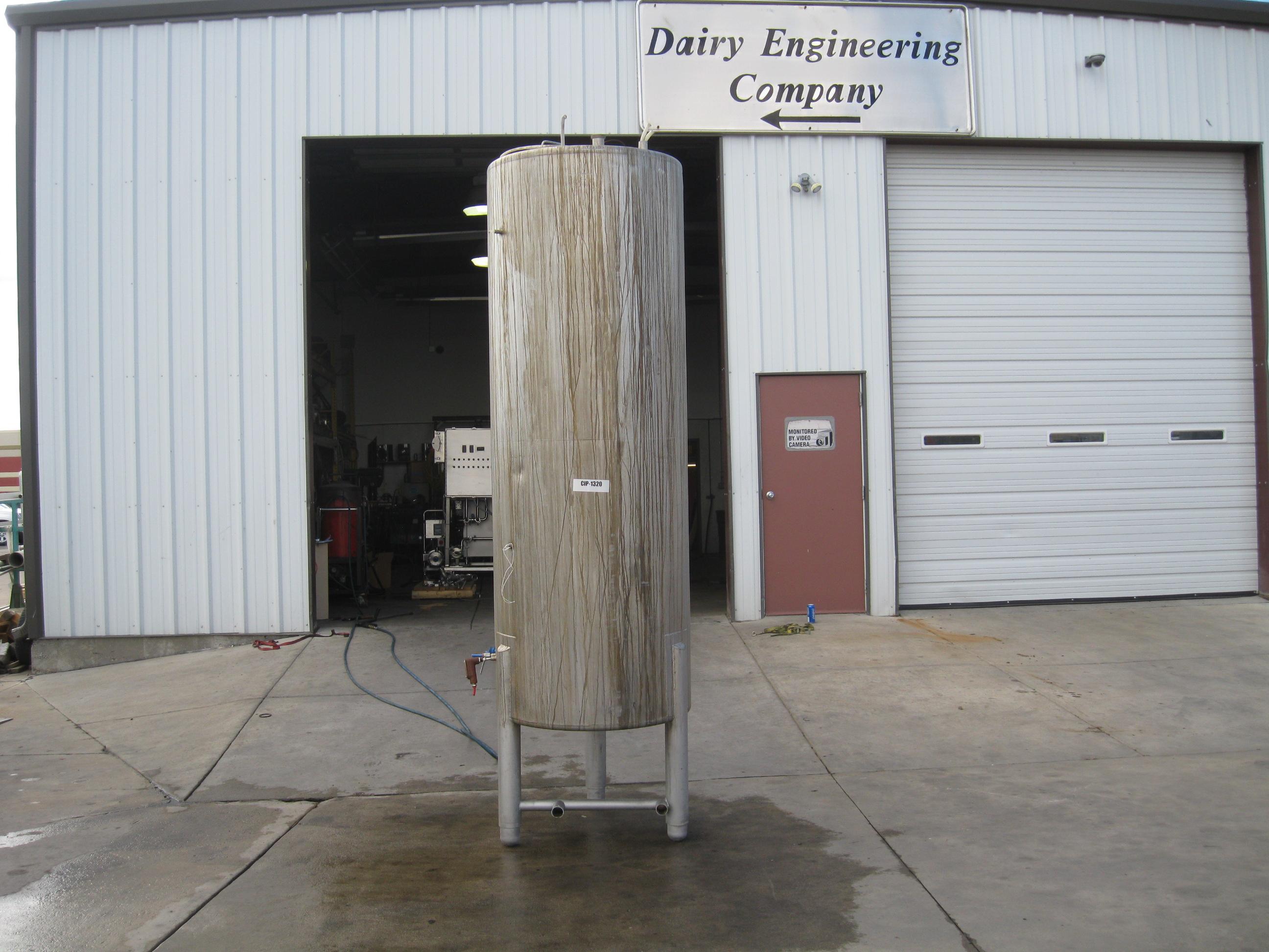 Usado 350 GALLON VERTICAL STAINLESS STEEL CIP TANK WITH OVERFLOW