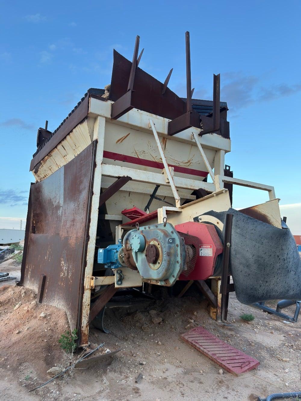 Used Excel Machinery, feed hopper with discharge conveyor