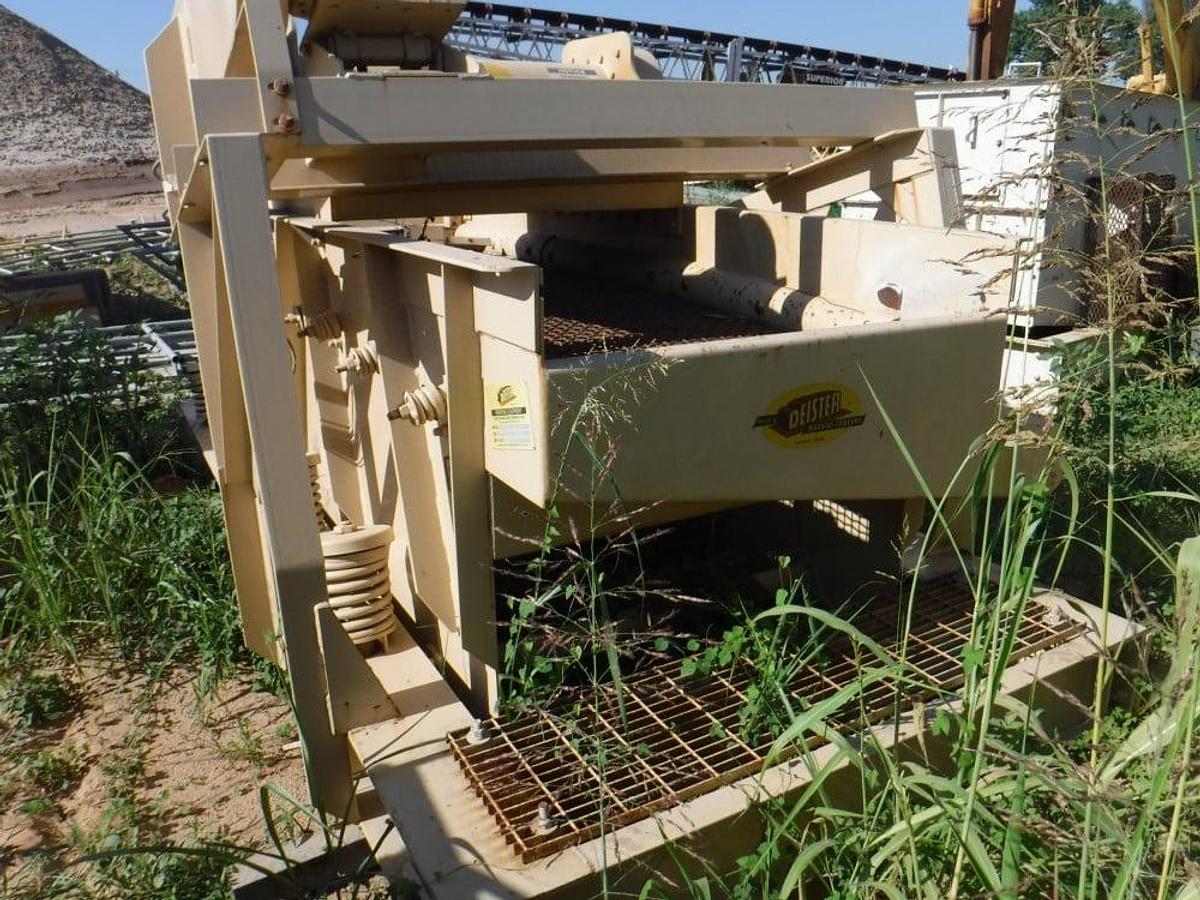 Used 48" x 120" Deister #BHT-1410, inclined screen