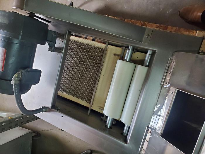 Used MOLINE S76 COUNTERTOP DOUGH MOULDER STAINLESS STEEL