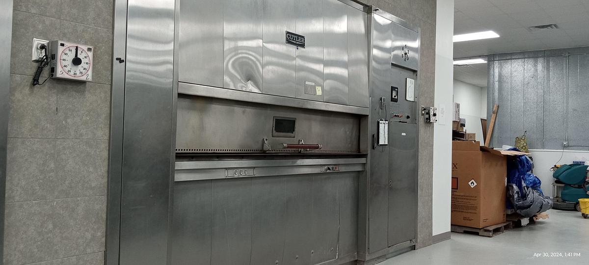 Used Cutler H 724 Revolving Tray Oven