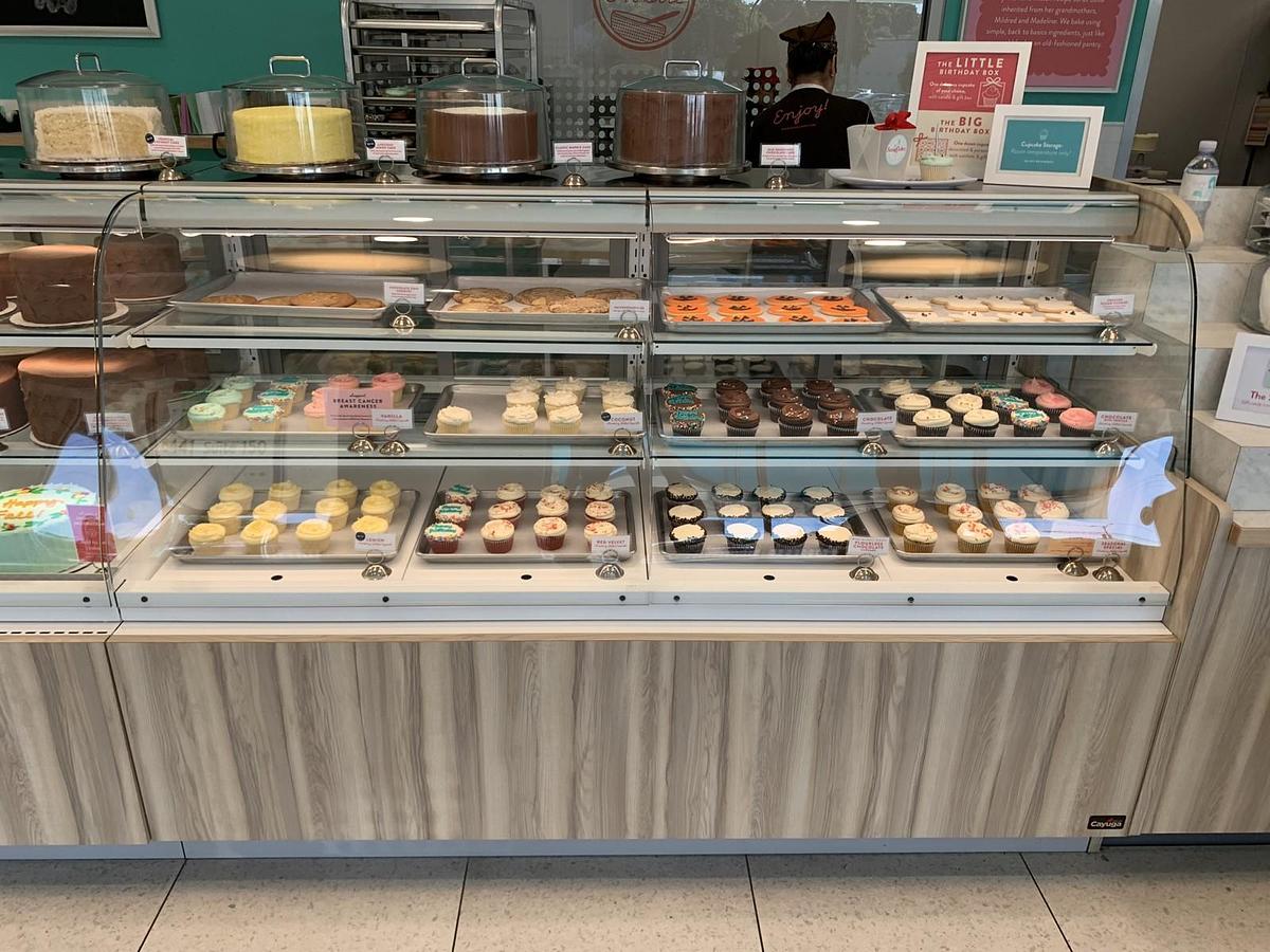 Cayuga Double Curved High Capacity Full Service Display Case