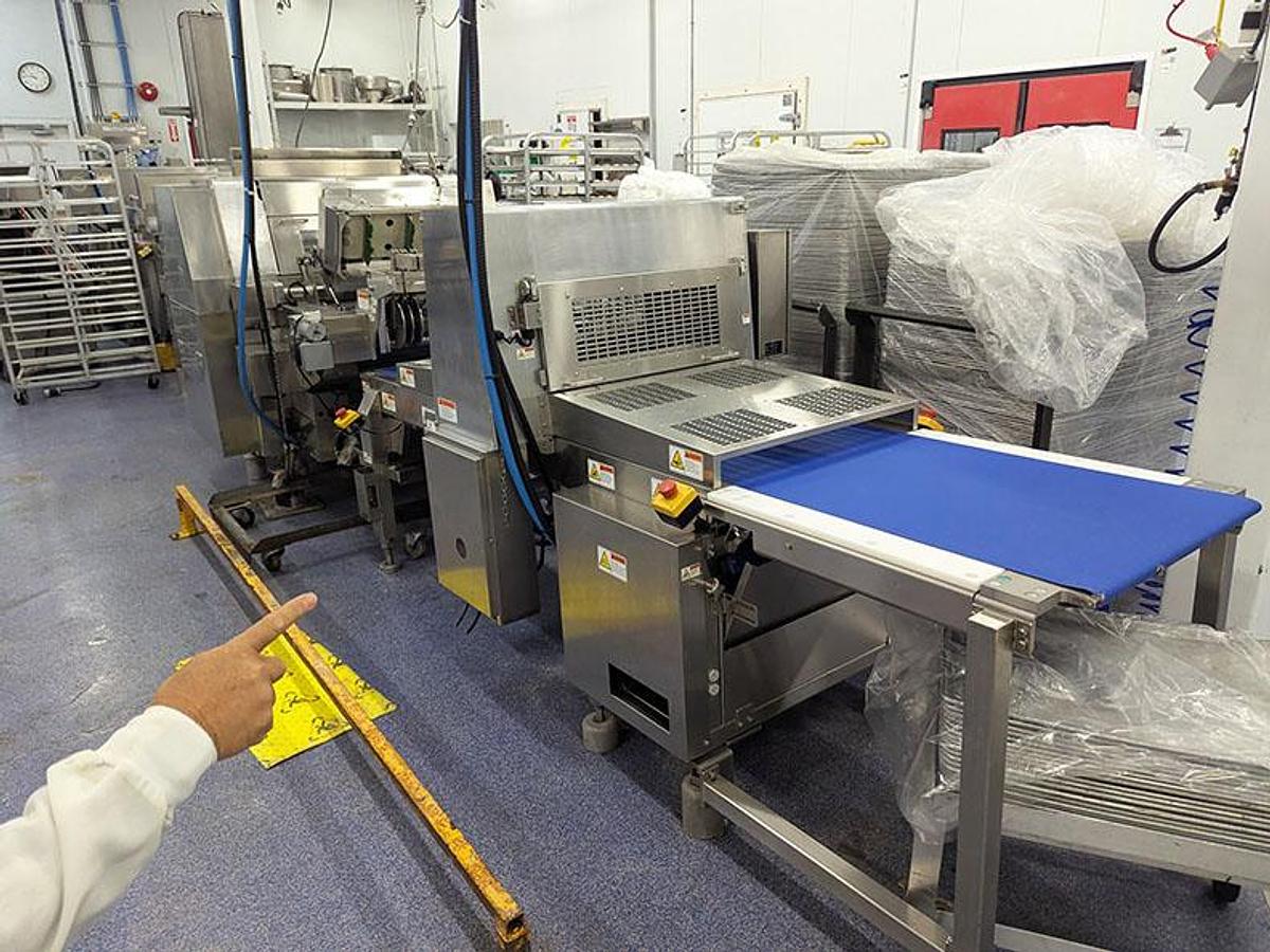 Used Rheon V4 Divider M#VX 122 w/ Stretcher, Slitter, Panner and Dough Lift