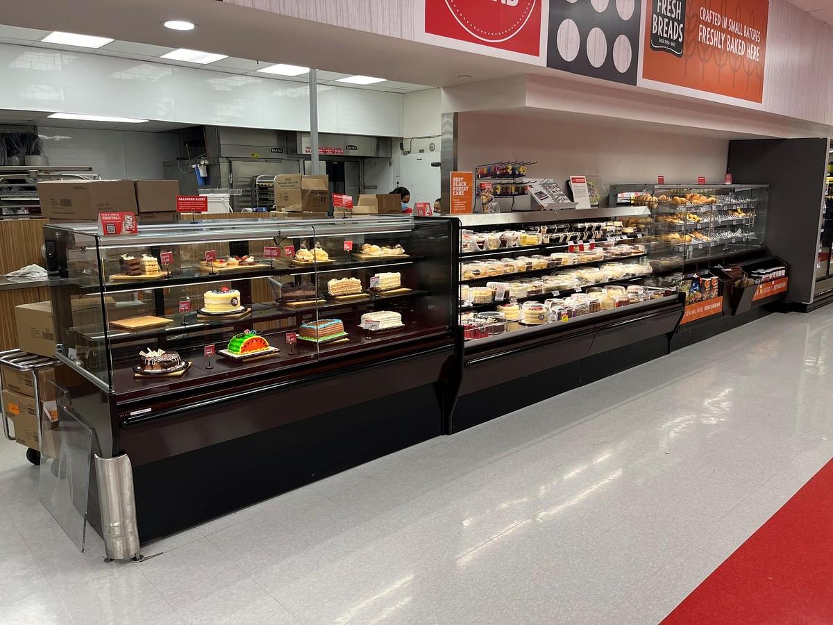 Cayuga Double Curved High Capacity Full Service Display Case