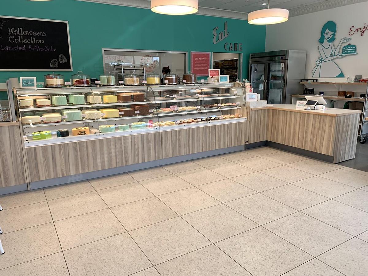 Cayuga Double Curved High Capacity Full Service Display Case