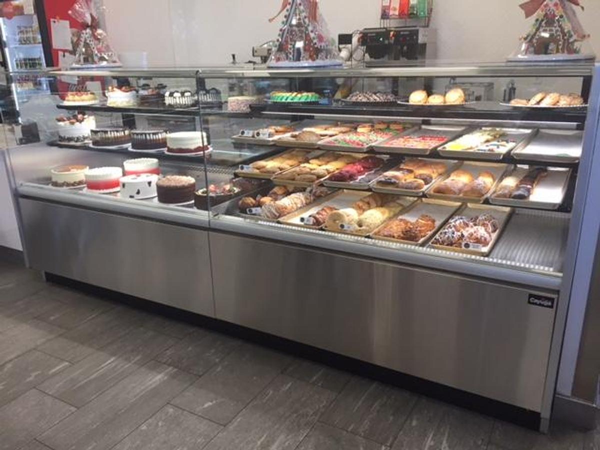 Cayuga Double Curved High Capacity Full Service Display Case