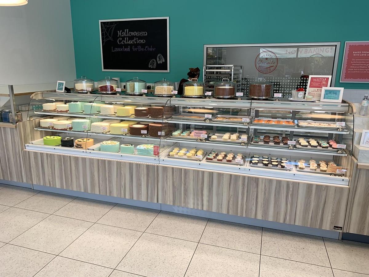 Cayuga Double Curved High Capacity Full Service Display Case