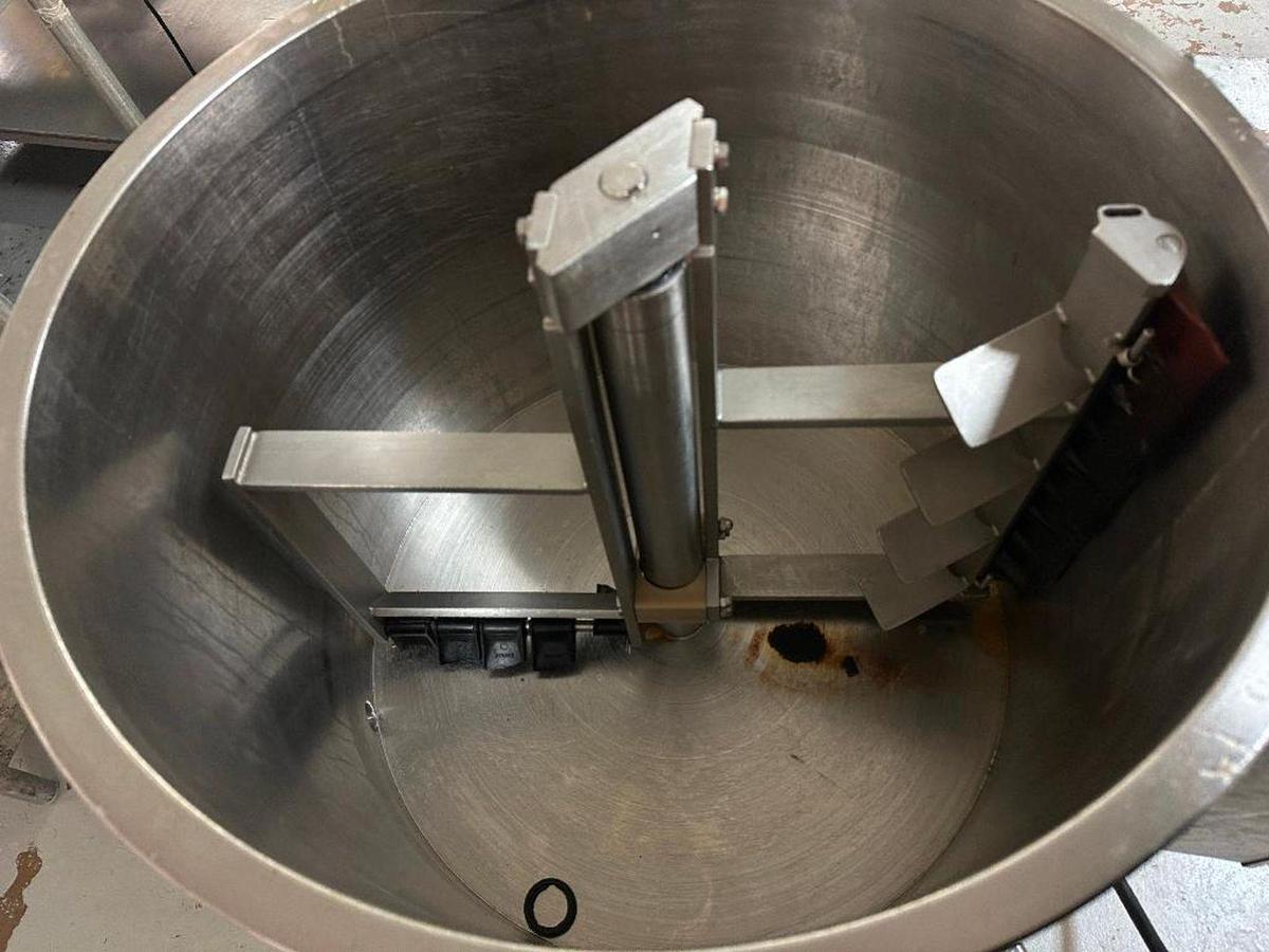 Used Savage 0970-38 Chocolate Melter