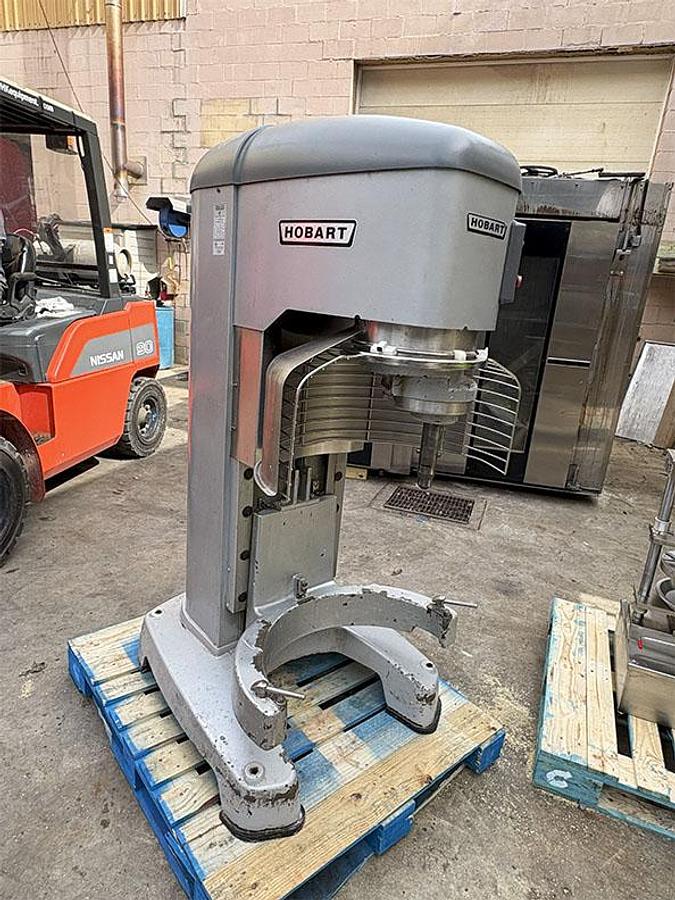 Used Hobart HL1400 Legacy Mixer, 140 qt capacity