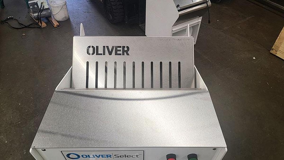 Demo Oliver Bread Slicer 747 Select - 1/2" Slice