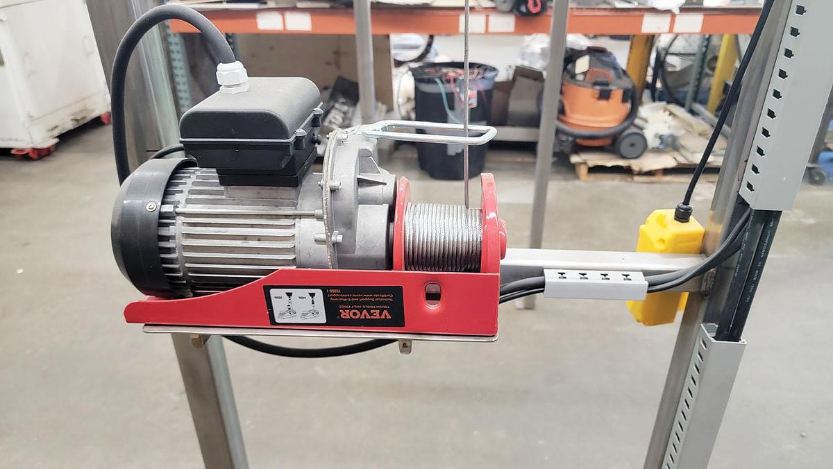 Banneton Elevated Storage Rack