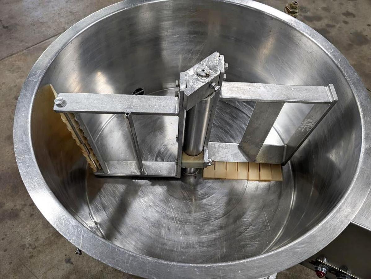 Used Savage 300 Chocolate Melter