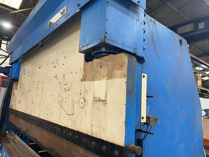 Used 1999 Kingsland KPT30200 3m x 200T Pressbrake