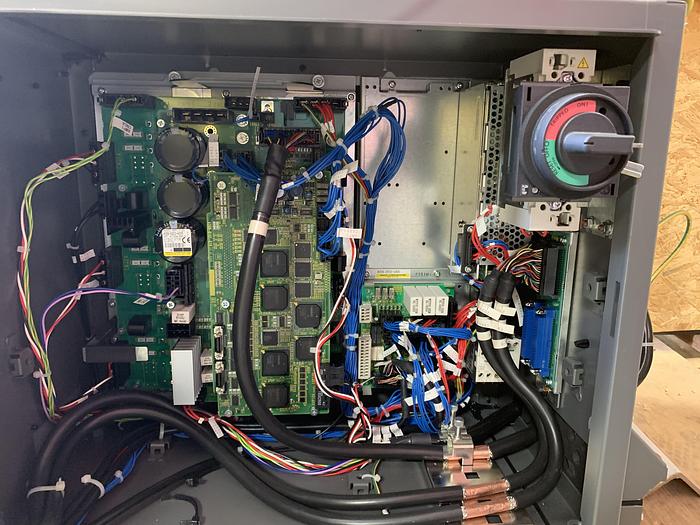 Used FANUC LR MATE 200iD/7H 5 AXIS CNC ROBOT WITH LR MATE R30iB CONTROLLER