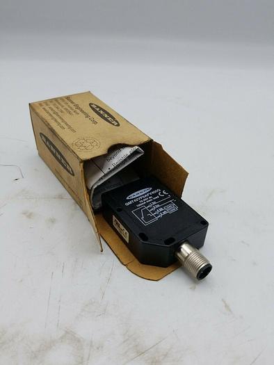 Banner QMT42VP6AFV400Q Photo Optic Sensor