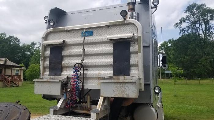 Used 2010 Peterbilt 386